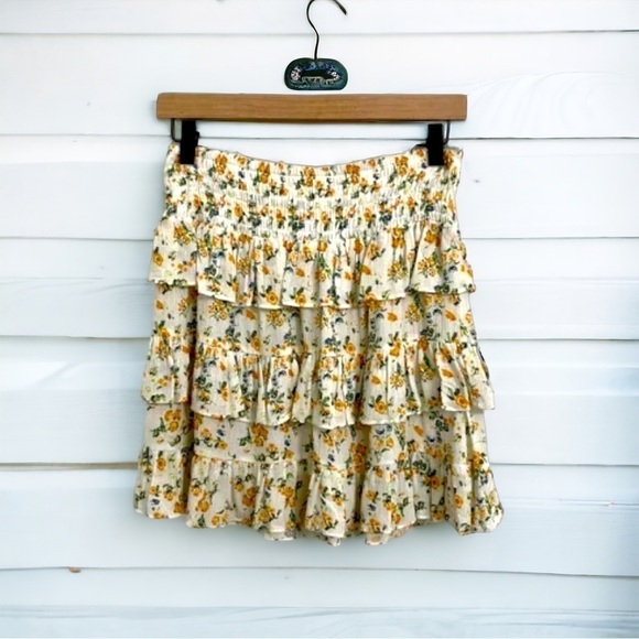 Chelsea & Violet Boho Coquette Cottage Tiered Floral Ruffle Skirt Size Medium - Picture 1 of 9